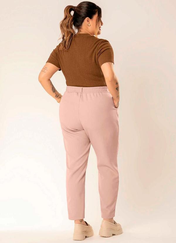 Cativa - Calça Feminina Plus Size de Alfaiataria Bege 2