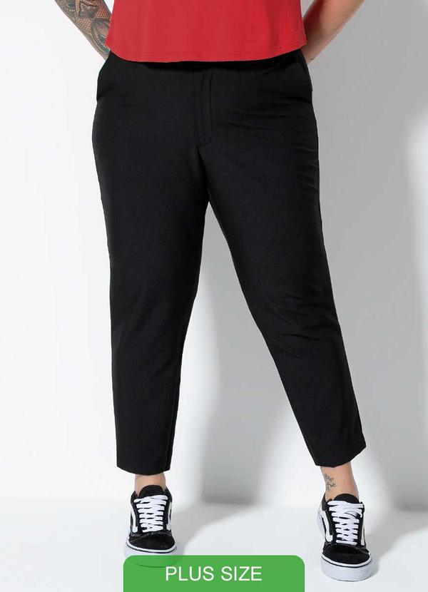 Cativa Plus Size - Calça Feminina Plus Size em Alfaiataria Preto