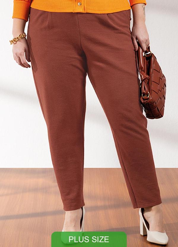 Habana - Calça Feminina Plus Size em Tricô Marrom