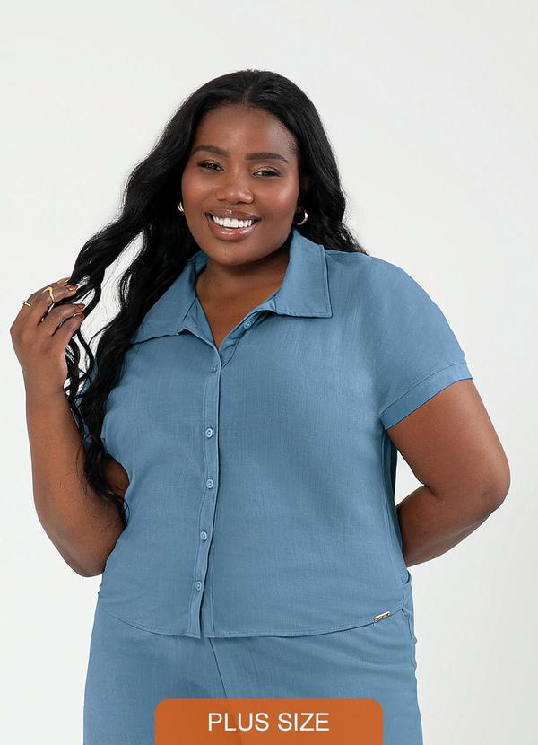Cativa - Camisa Plus Size Gola Polo em Viscose Azul