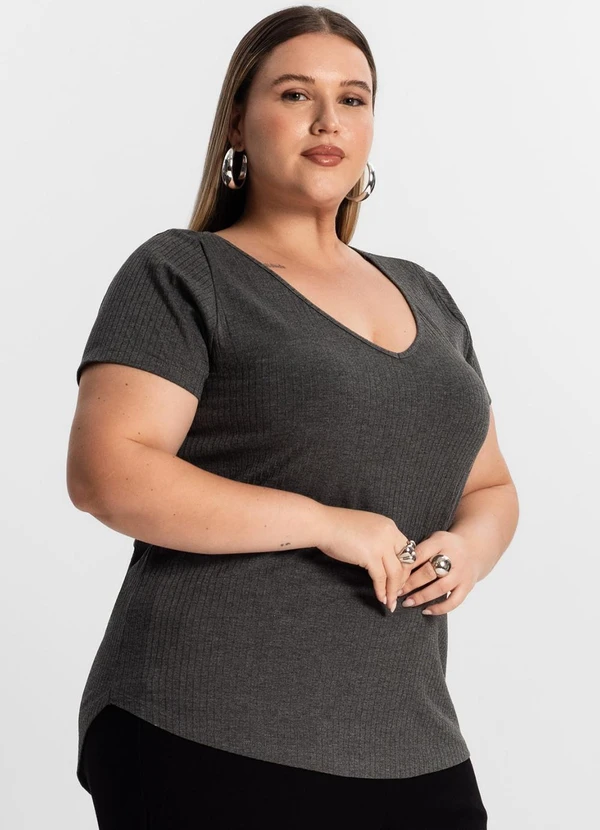 Infinita Cor - Blusa Feminina Plus Size Cinza 4
