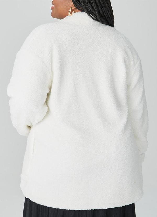 Malwee - Casaco Feminino em Pelúcia Plus Bege 3