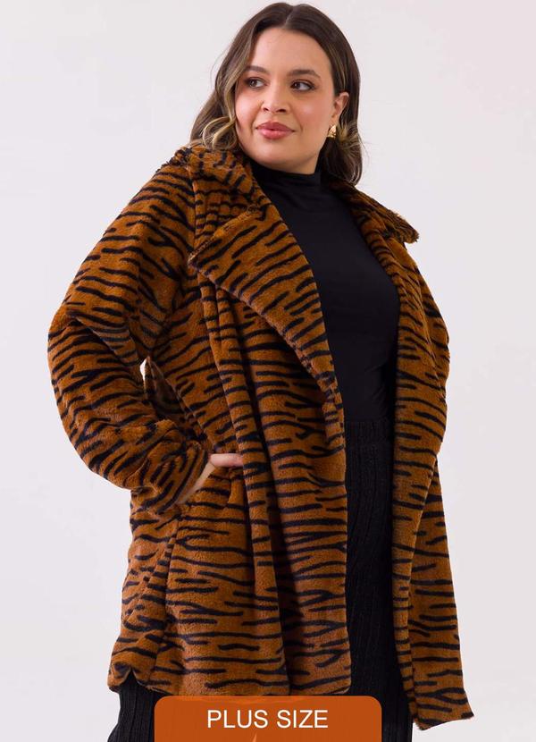Cess - Casaco Plus Size Fluffy Marrom