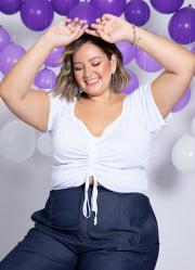 Cropped Branco com Cord�o Ajust�vel Plus Size