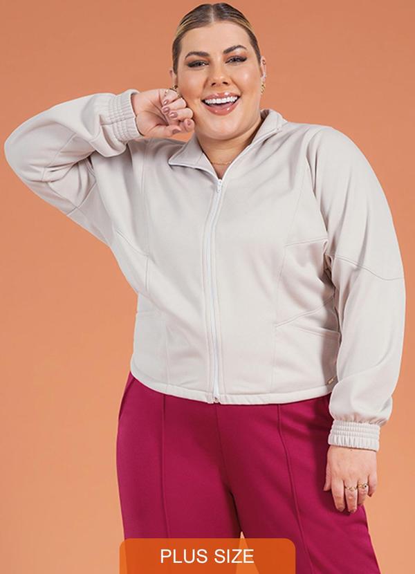 Cativa Plus Size - Jaqueta Feminina Plus Size com Recorte Branco