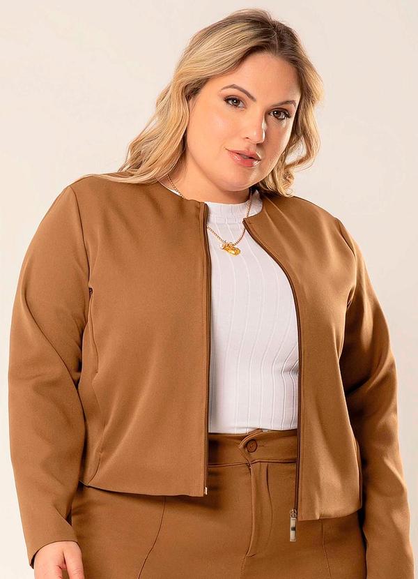 Cativa - Jaqueta Plus Size de Alfaiataria Bege