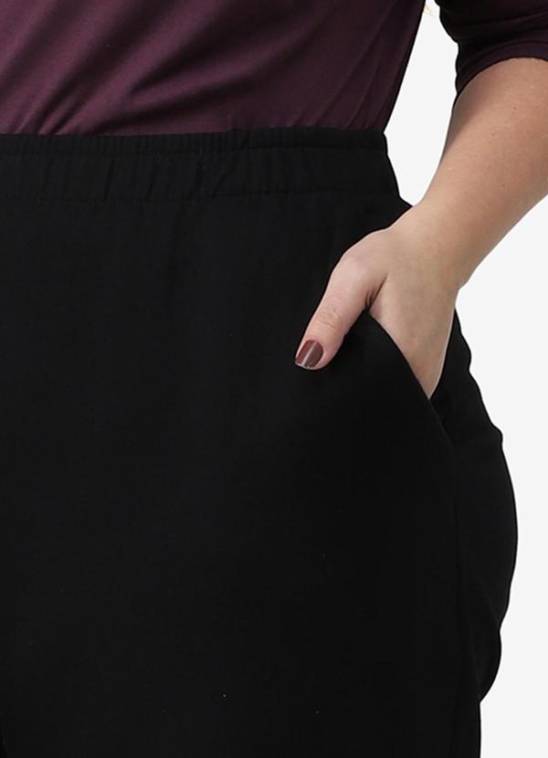 Basicamente - Calça Reta Moletom Flanelado Comfort Plus Preto 3