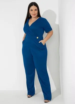Marguerite - Macacão Azul com Botão Decorativo Plus Size - MARGUERITE