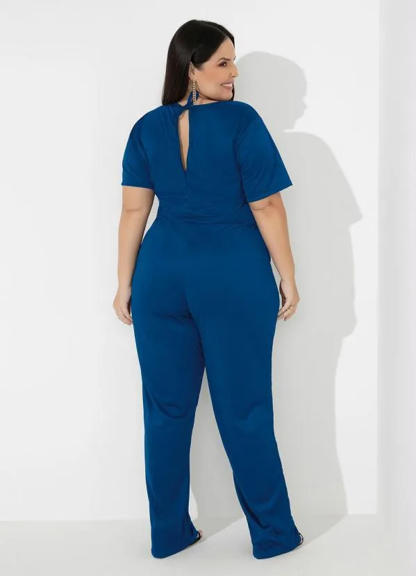 Marguerite - Macacão Azul com Botão Decorativo Plus Size 2