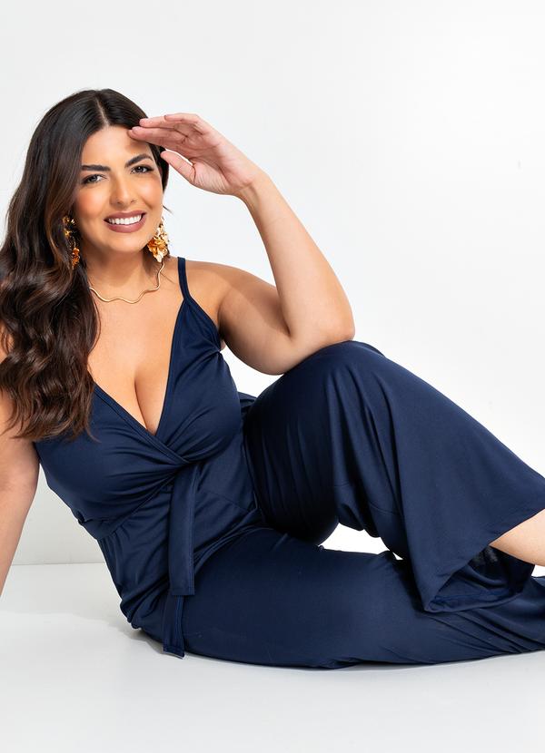 Marguerite - Macacão Marinho de Alças e Amarração Plus Size 2
