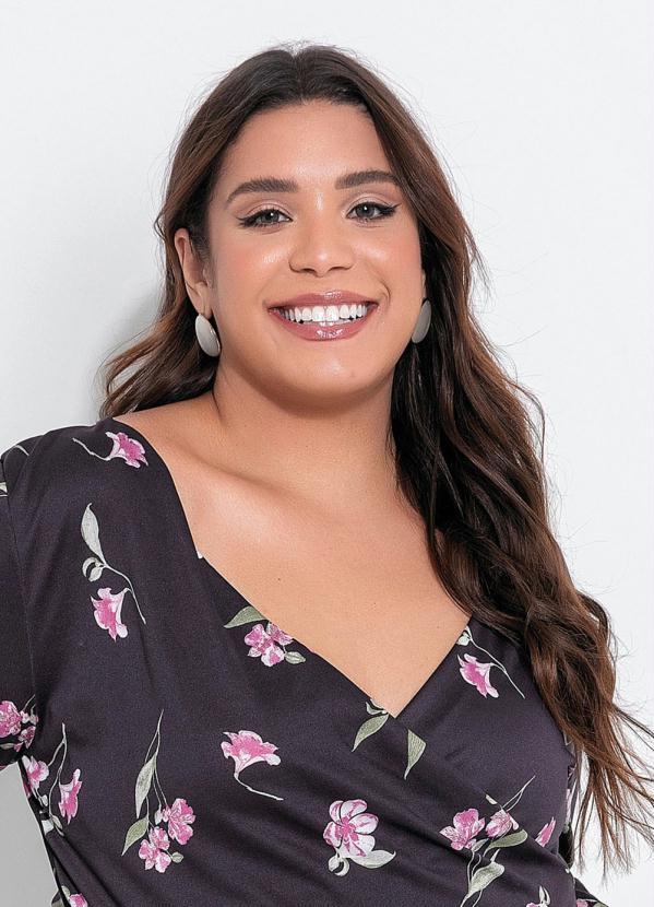 Queima Estoque - Macacão Plus Size Floral Dark com Bolsos 5