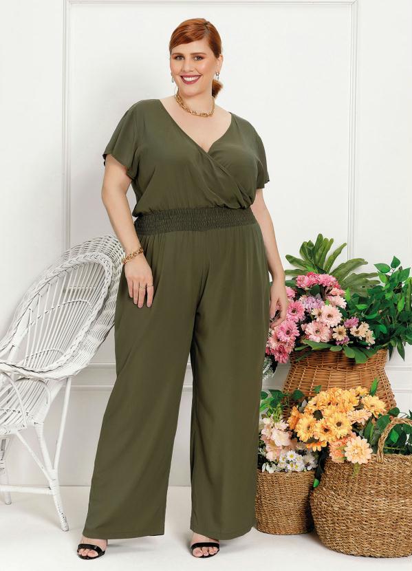 Outlet - Macacão Plus Size Verde com Lastéx na Cintura 3