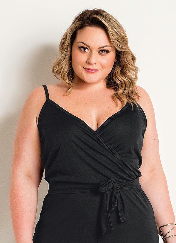 Marguerite - Macacão Preto de Alças e Amarração Plus Size 3