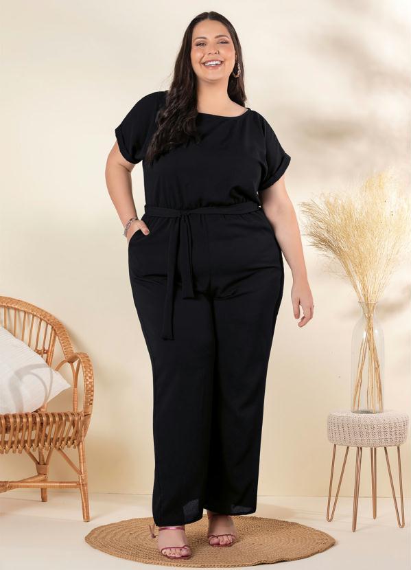 Outlet - Macacão Plus Size Preto com Botões nas Costas 3