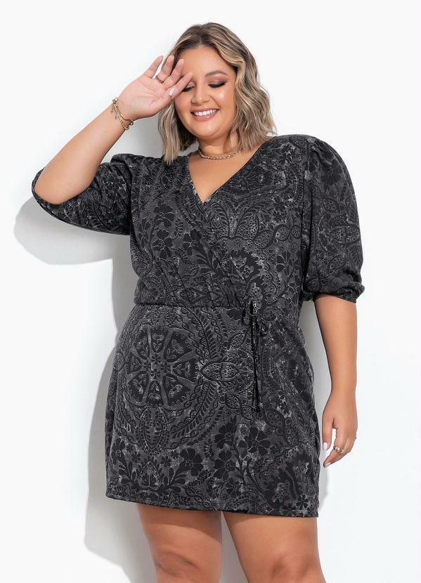 Macaquinho (Floral Preto) Sobreposio Plus Size