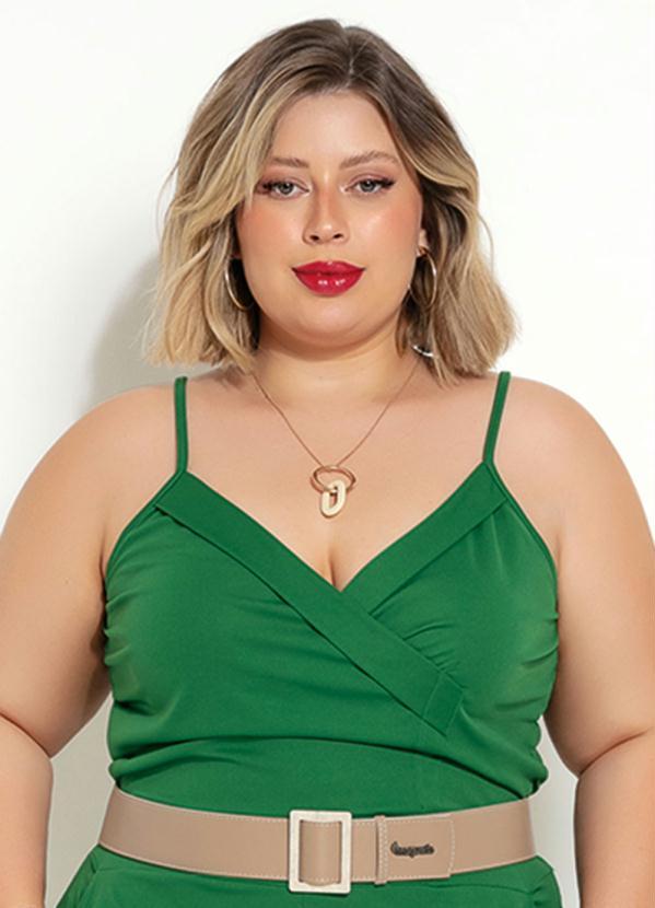 Marguerite - Macaquinho Verde Bandeira com Bolsos Plus Size 3