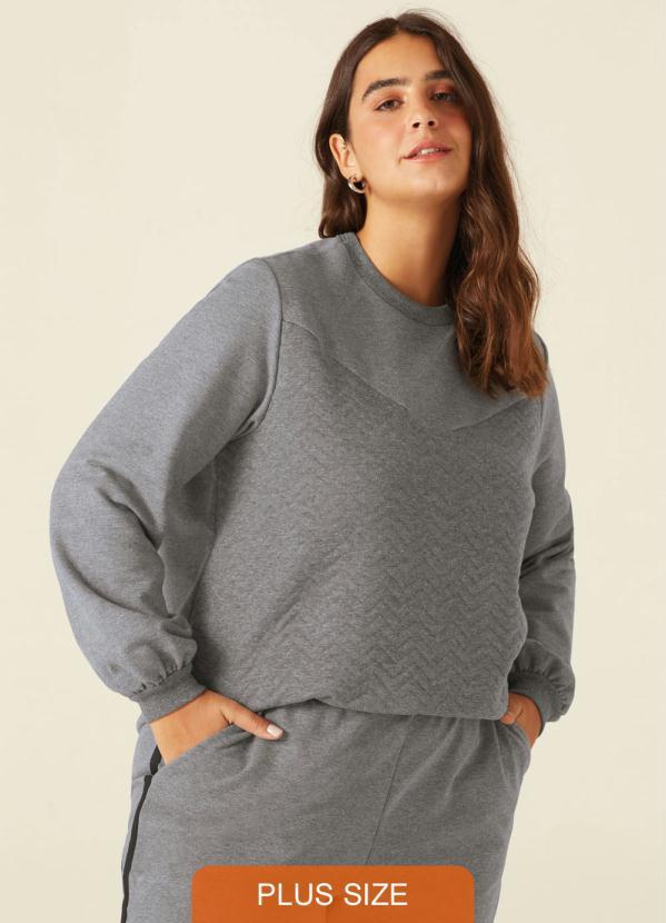 Malwee Plus - Blusão Cinza Escuro em Moletom Matelassê