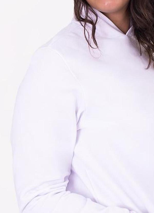 Basicamente - Blusão Moletom Flanelado Capuz Plus Branco 2