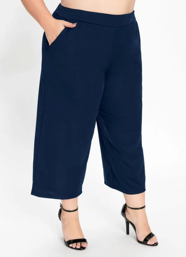 Marguerite - Calça Pantacourt Marinho com Bolsos Plus Size