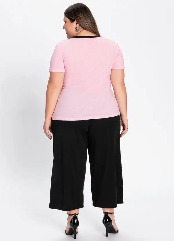 Marguerite - Calça Pantacourt Preta com Bolsos Plus Size 4