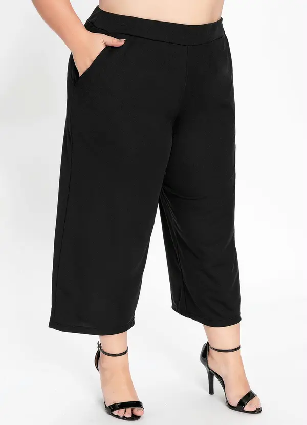 Marguerite - Calça Pantacourt Preta com Bolsos Plus Size 5