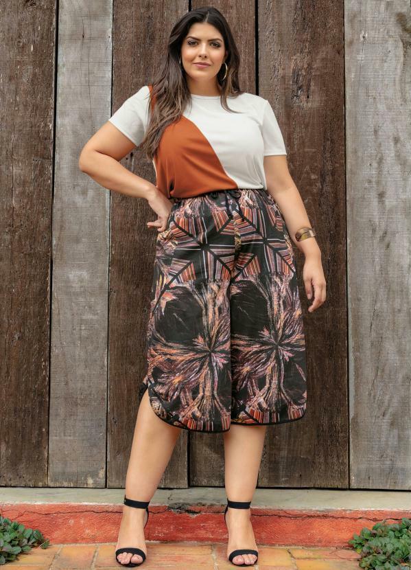 Marguerite - Pantacourt com Fendas Abstrata Plus Size 7