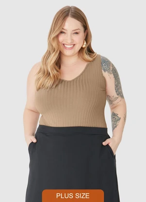 Malwee - Blusa Canelada Decote V Plus Bege - MALWEE