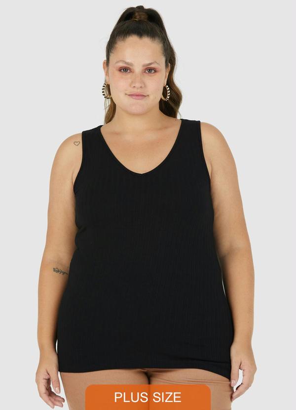 Malwee - Blusa Preta Canelada com Decote V Plus