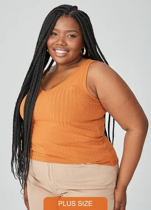 Malwee - Regata Canelada Decote V Feminino Plus Marrom - MALWEE