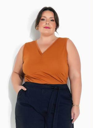 Regata (Caramelo) com Franzido Plus Size