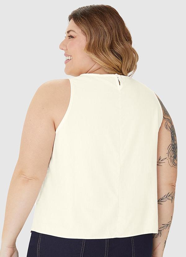 Malwee - Regata Cropped Plus Size em Viscose Off White 2