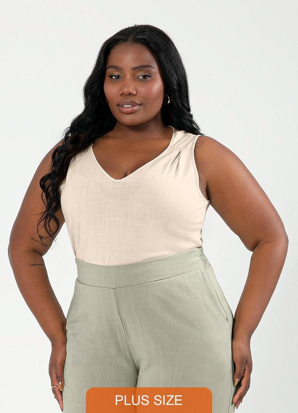 Cativa - Regata Plus Size Decote V em Viscose Bege
