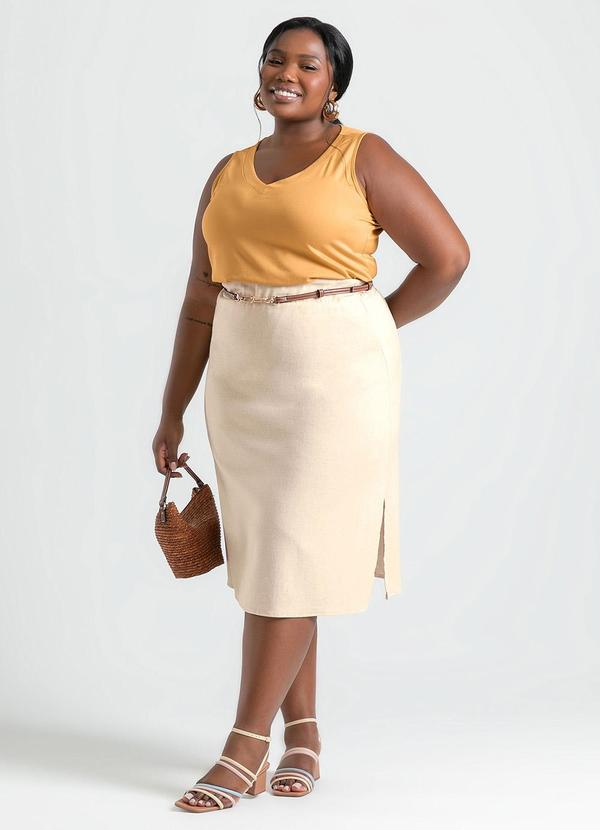 Cativa - Regata Plus Size Decote V em Viscose Caramelo 4