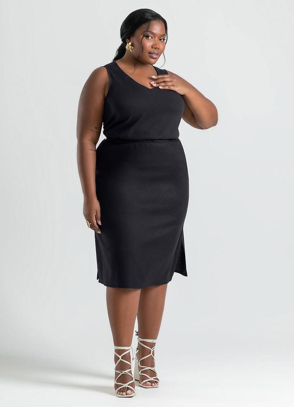 Cativa - Regata Plus Size Decote V em Viscose Preto 4