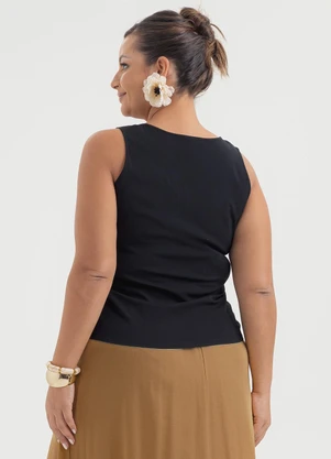 Cativa - Regata Plus Size Decote V em Viscose Preto - CATIVA