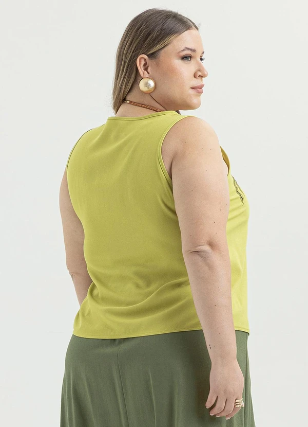 Cativa - Regata Plus Size em Viscose Verde 2