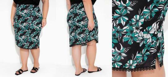 Saia Floral Assimtrica com Fenda Plus Size