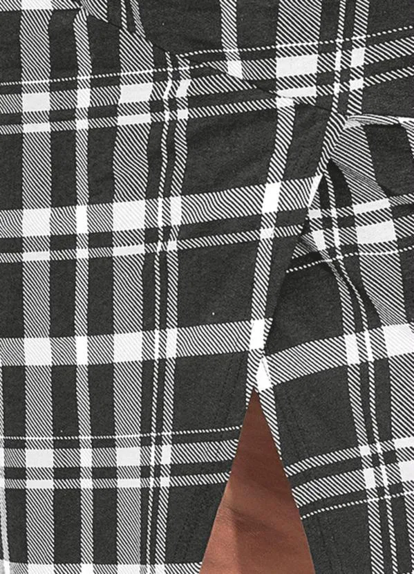 Marguerite - Saia Xadrez Preta com Fenda na Frente Plus Size