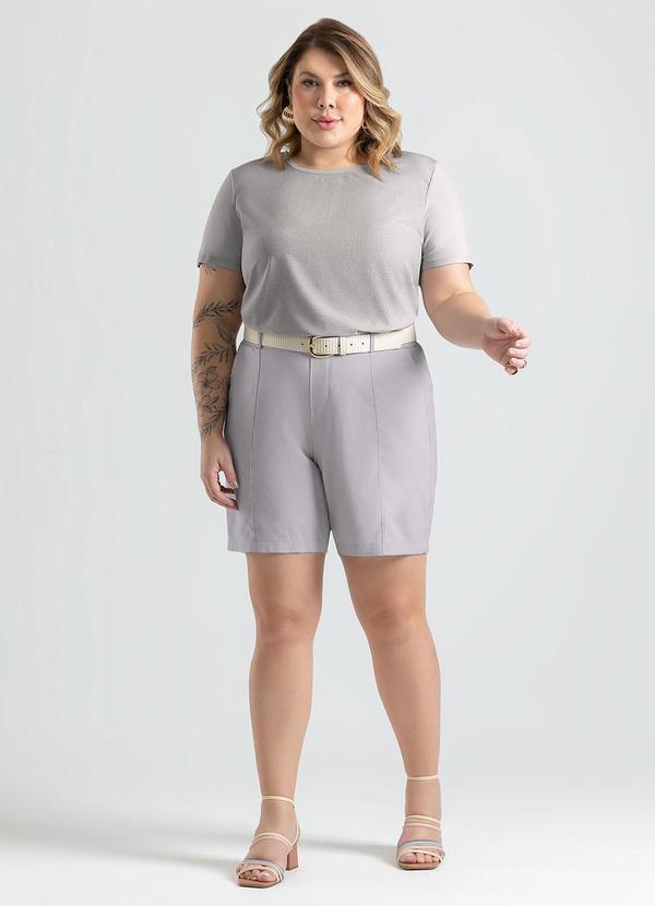 Cativa - Bermuda Plus Size em Tecido Alfaiataria Cinza 3