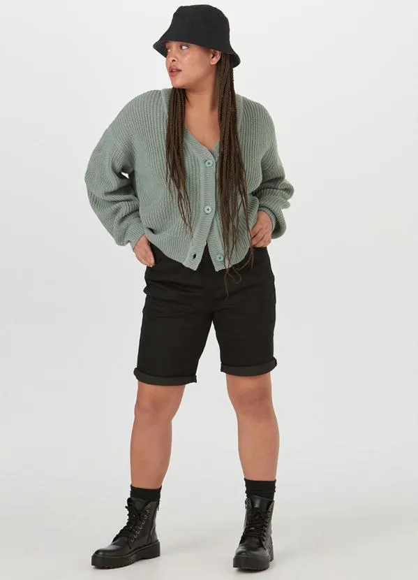 Malwee Plus - Bermuda Preta Ciclista em Sarja Feminina Plus 4