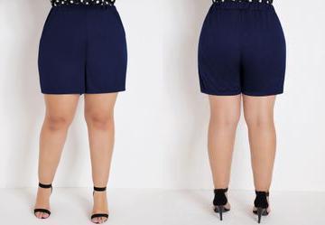 Short Azul Marinho em Malha