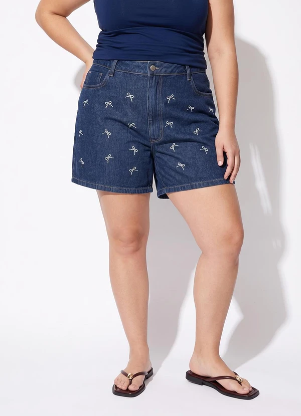 Marguerite - Short Jeans Claro com Bordado de Laços