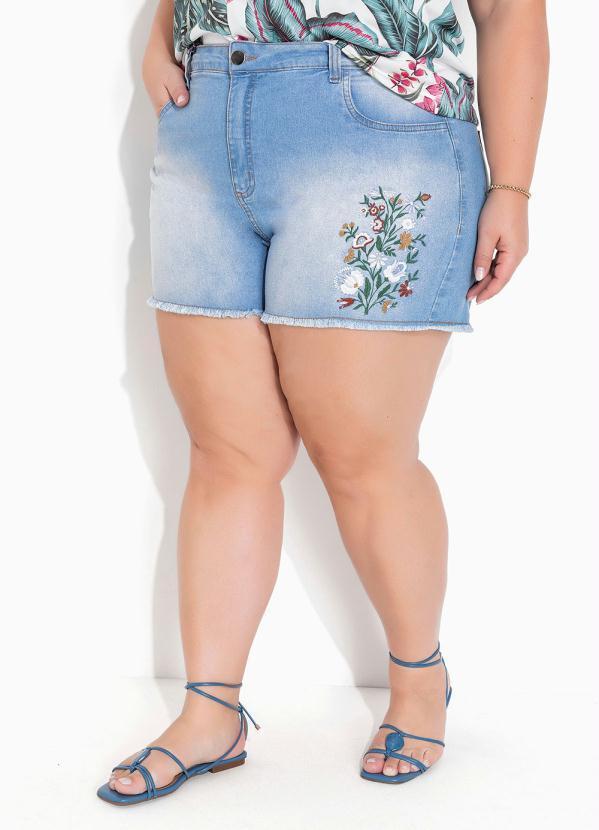 Short (Jeans) com Bordado Plus Size