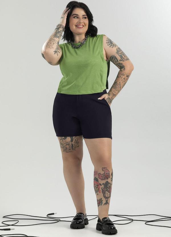 Cativa - Short Plus Size em Alfaiataria Preto 4