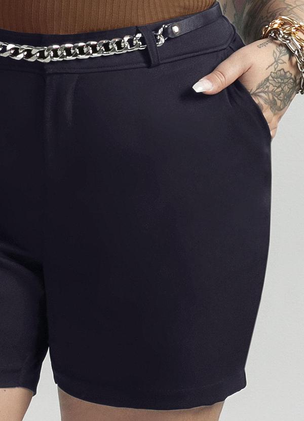 Cativa - Short Plus Size em Alfaiataria Preto 6