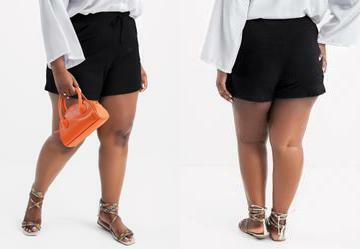 Short Preto em Canelado