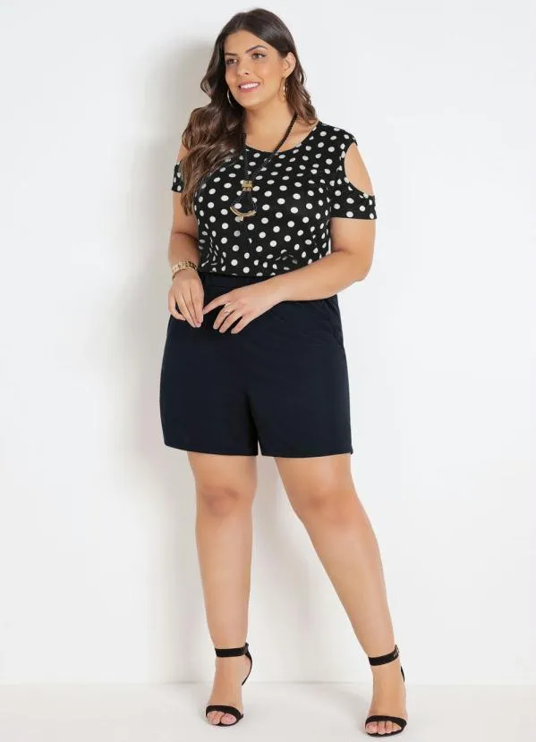 Marguerite - Short Preto Plus Size com Bolsos Decorativos 3