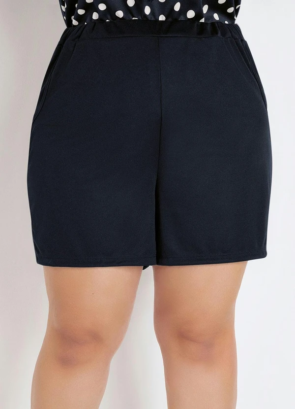 Marguerite - Short Preto Plus Size com Bolsos Decorativos 8