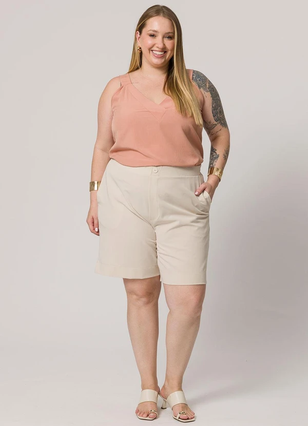 Lisamour - Shorts Alfaiataria com Bolsos Bege 2