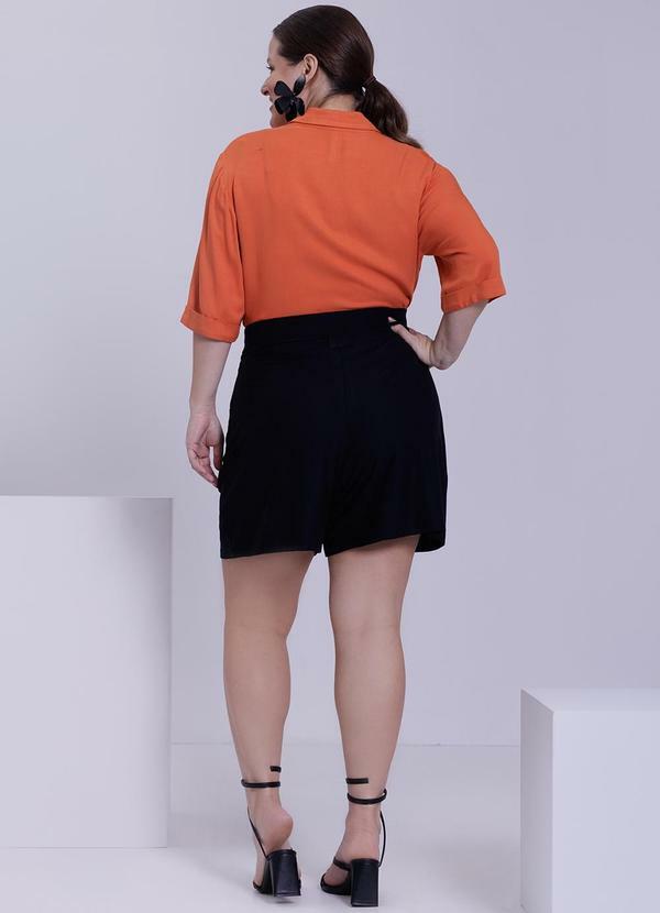 Lunender Mais Mulher - Shorts Plus Size em Malha Crepe Preto